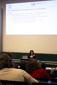 Jun.-Prof. Dr. Katja Scharenberg: Macht die Klasse einen Unterschied? – Effekte sozialer, kultureller und leistungsbezogener Heterogenität. Ein Vortrag der Ringvorlesung "Lehr- und Lernperspektiven" des Wintersemesters 2017/18